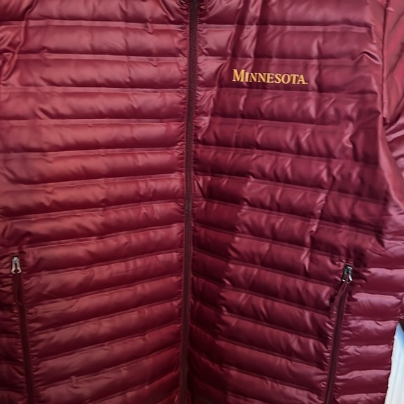 Columbia Minnesota Gophers puffer and hat EUC - Picture 3 of 13